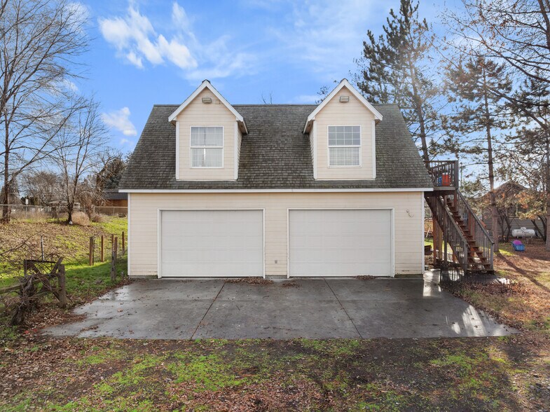 More Photos Of 10 W Sprague St, Echo Flex For Sale