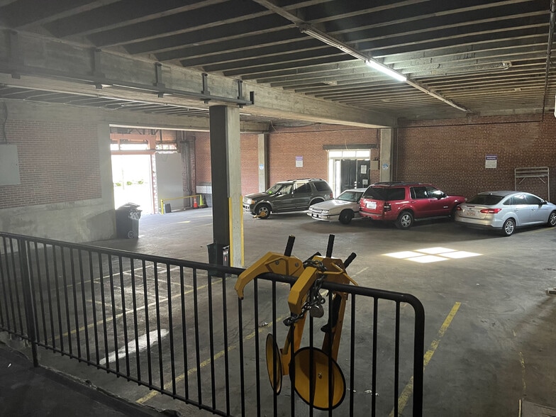 More Photos Of 555 Whitehall St SW, Atlanta Distribution For Lease