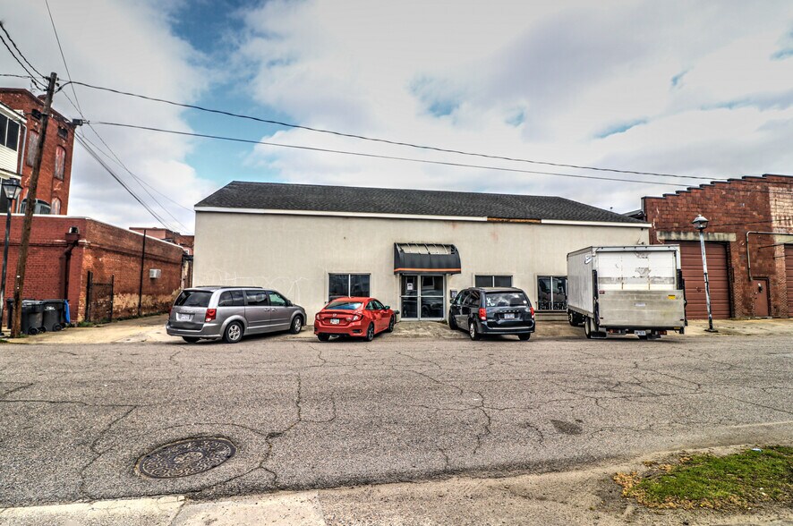 More Photos Of 551 Ellis St, Augusta Auto Dealership For Lease