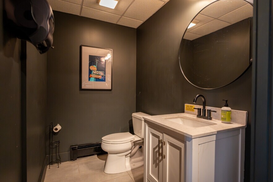 More Photos Of 53470 NY-30 Hwy, Roxbury Flex For Sale