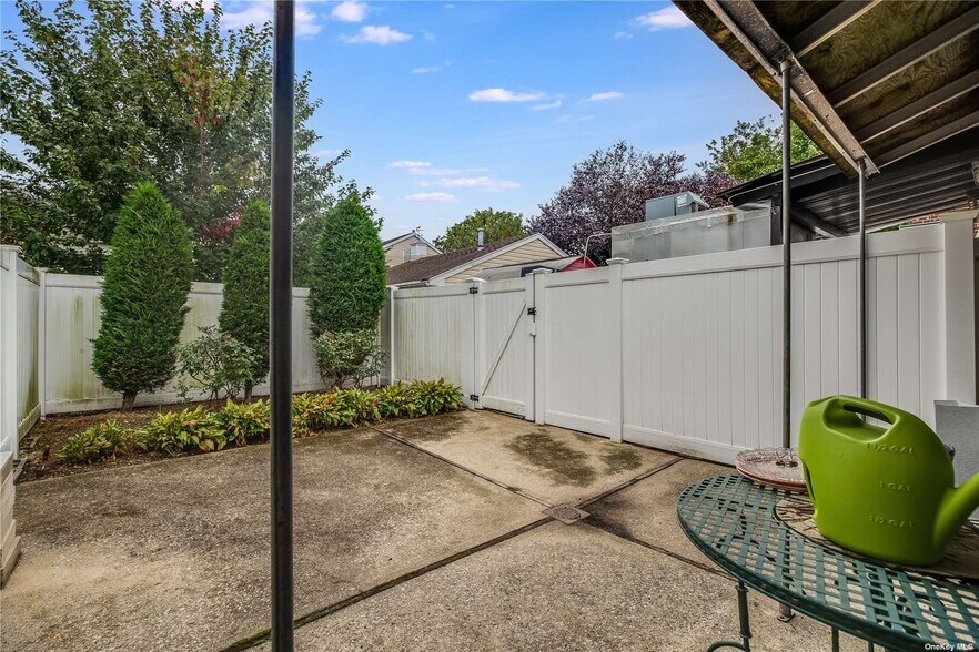 More Photos Of 169-171 Hillside Ave, Williston Park Storefront For Sale