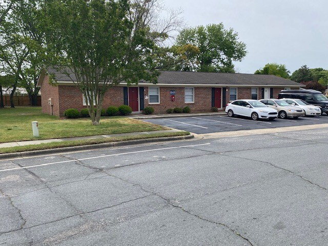 More Photos Of 1133-1144 Berkshire Rd, Fayetteville Apartments For Sale