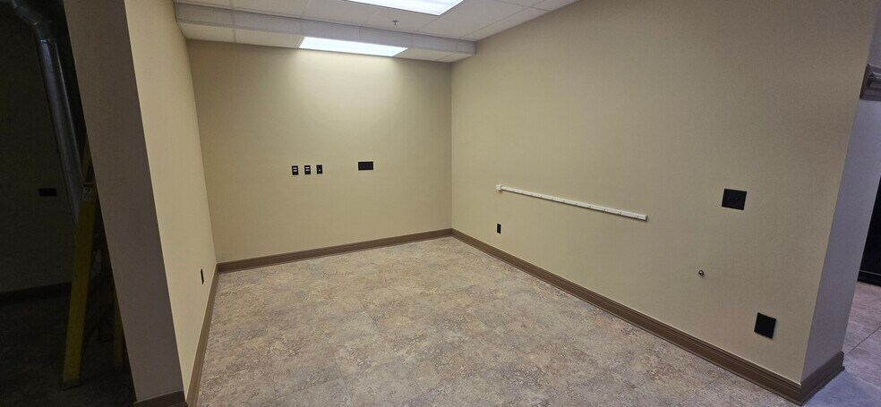 More Photos Of 8725 Youngerman Ct, Jacksonville Warehouse For Lease