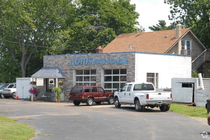 More Photos Of 2000 Hwy 34, Wall Township Auto Repair For Sale