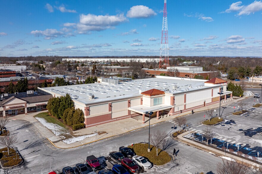 More Photos Of 1221 State Route 27, Somerset Supermarket For Lease