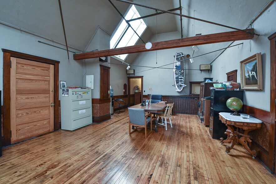 More Photos Of 4403 St Clair Ave, Cleveland Coworking Space