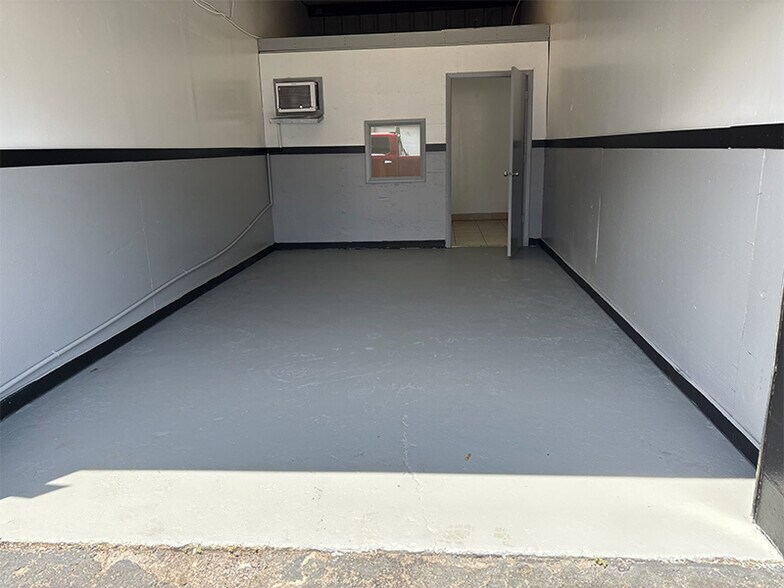 More Photos Of 13652 N 12th St, Tampa Light Manufacturing For Lease