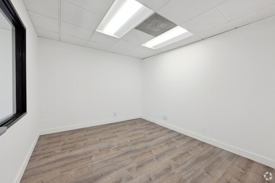 More Photos Of 1510-1512 11th St, Santa Monica Telecom Hotel Data Hosting For Lease