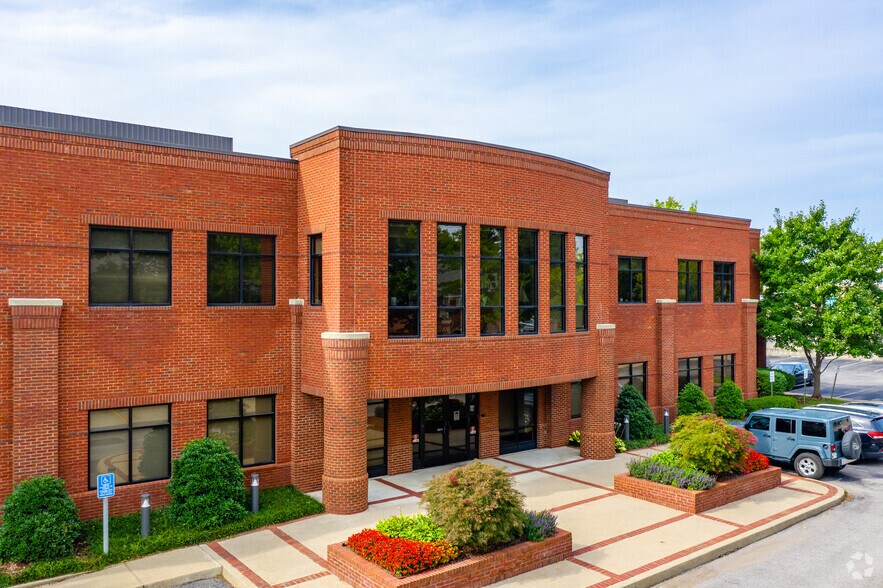 More Photos Of 205 Powell Pl, Brentwood Office For Lease