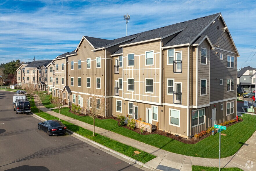 More Photos Of 421 NE 80th Ave, Hillsboro Apartments For Sale