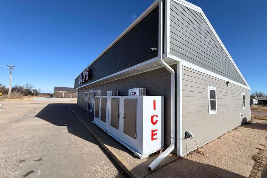 More Photos Of 220 N 13th Ave, Burwell Convenience Store For Sale