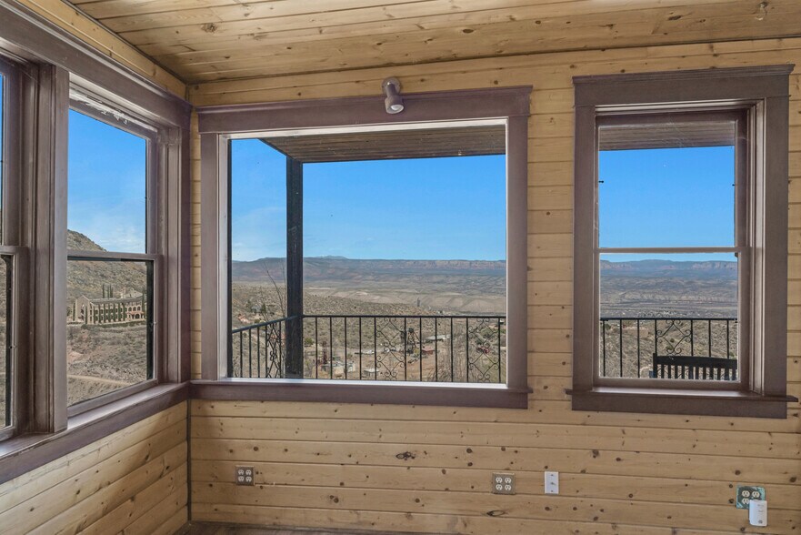 More Photos Of 222 First Ave, Jerome Multifamily For Sale