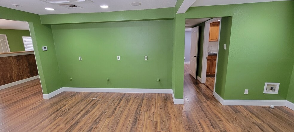 More Photos Of 1901 W Sligh Ave, Tampa Office For Sale
