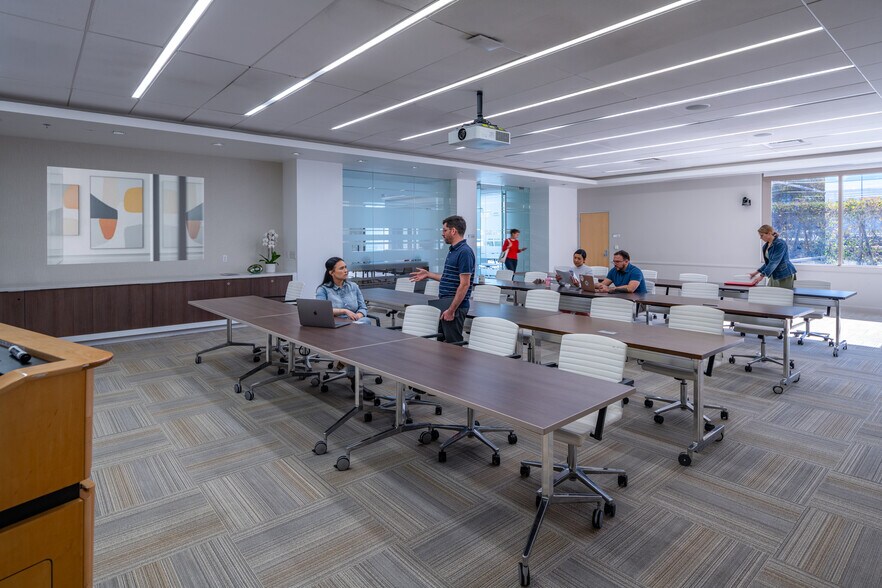 More Photos Of 3535 General Atomics Ct, San Diego Research And Development For Lease