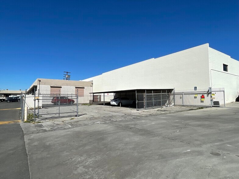 More Photos Of 7313-7315 Ethel Ave, North Hollywood Warehouse For Sale