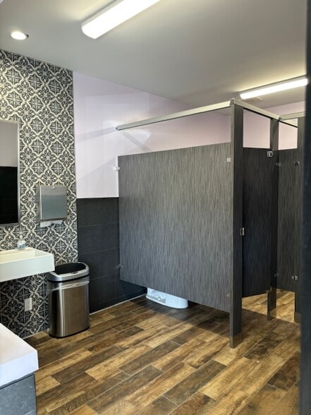 More Photos Of 21700 Golden Triangle Rd, Santa Clarita Medical For Lease