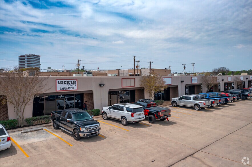 More Photos Of 431 Isom Rd, San Antonio Unknown For Lease