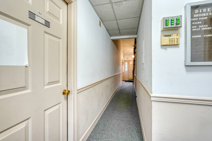 More Photos Of 8 Brookes Ave, Gaithersburg Office Residential For Sale