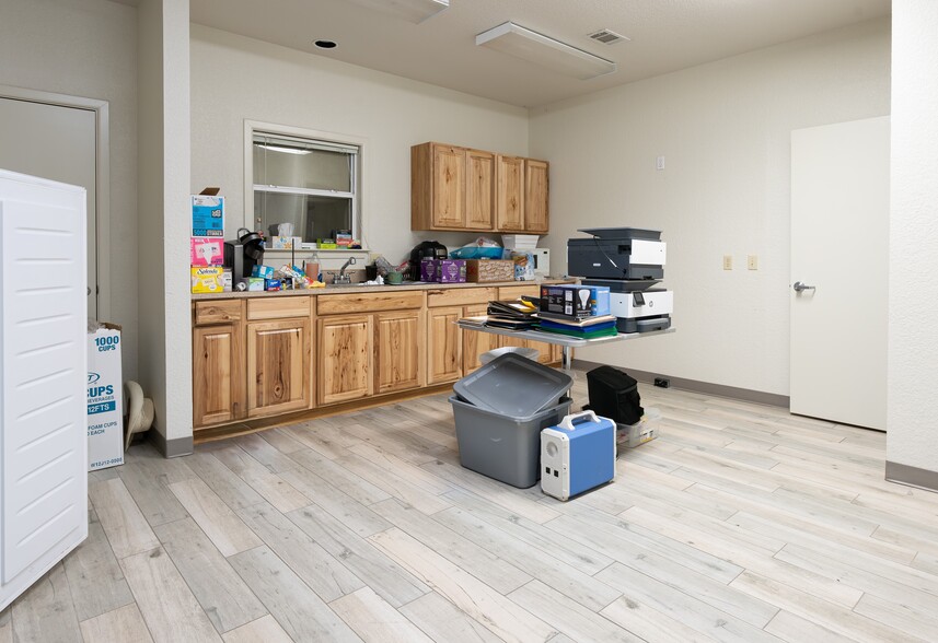More Photos Of 3700 Highway 123, San Marcos Office For Lease
