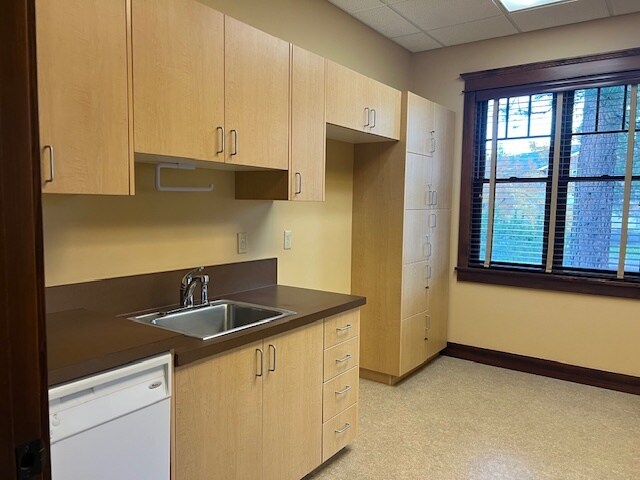 More Photos Of 1510 SW Nancy Way, Bend Medical For Lease