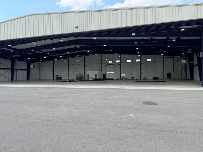 More Photos Of 460 Tasa Dr, Fombell Airplane Hangar For Lease
