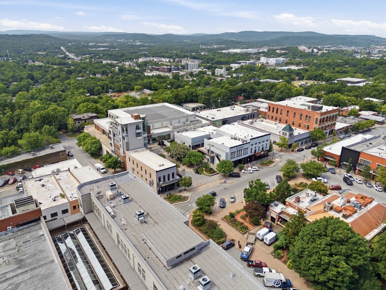 More Photos Of 1 W Mountain St, Fayetteville Office For Lease