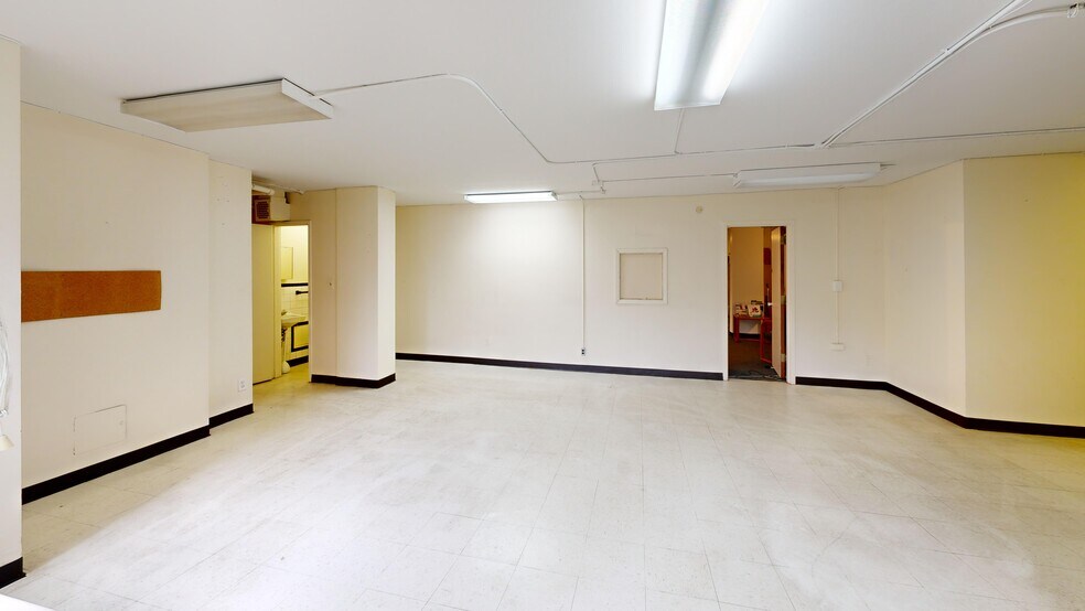 More Photos Of 5910 Queens Blvd, Woodside Apartments For Lease