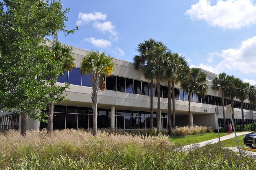 More Photos Of 9430 Turkey Lake Rd, Orlando Office For Sale