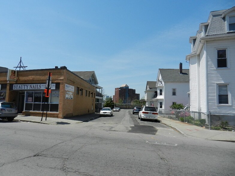 More Photos Of 835 N Main St, Fall River General Retail For Sale