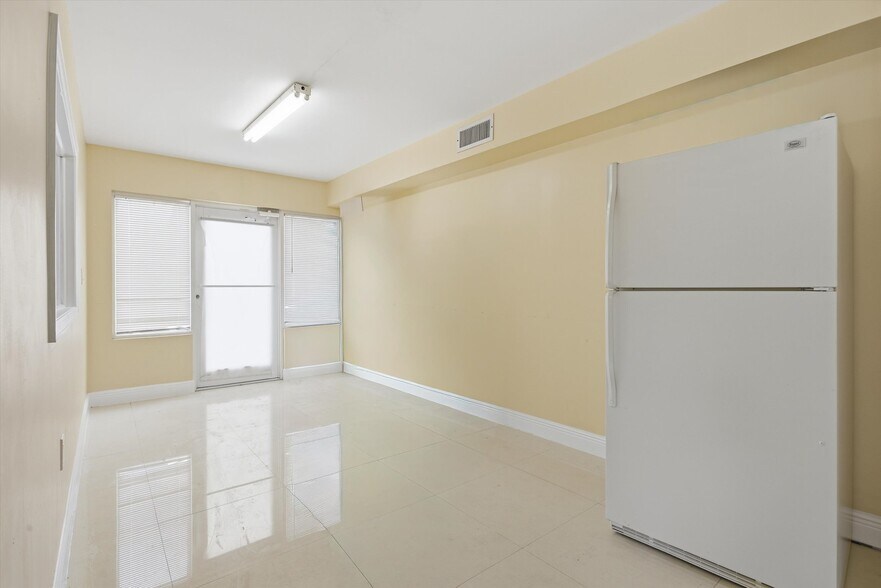 More Photos Of 3240 NW 7th St, Miami Office For Sale