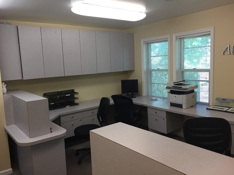 More Photos Of 2106 Gallows Rd, Vienna Office For Lease