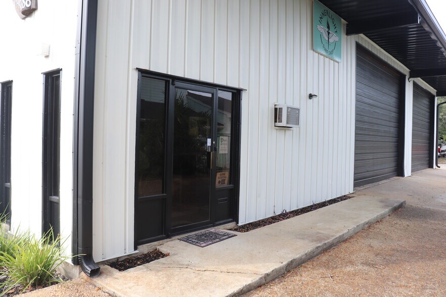 Primary Photo Of 1188 Gulf Breeze Pky, Gulf Breeze Flex For Sale