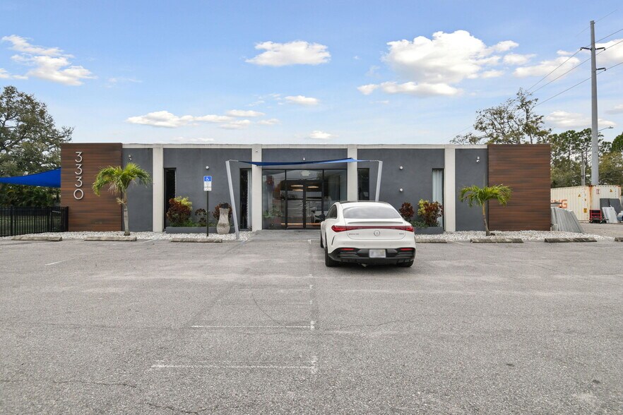 More Photos Of 3330 W Cypress St, Tampa Office For Sale