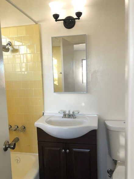 More Photos Of 4262-4266 Chamoune Ave, San Diego Apartments For Sale