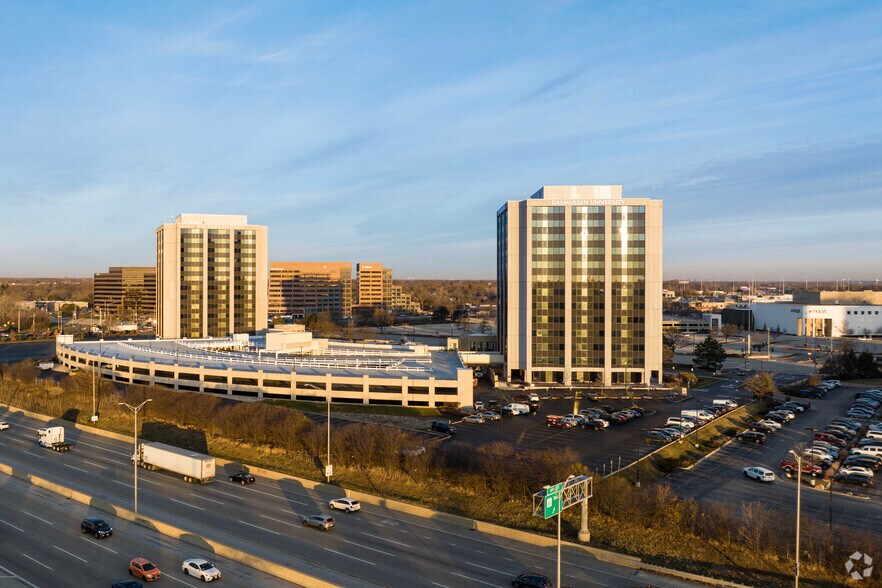 More Photos Of 1415 W 22nd St, Oak Brook Office For Lease