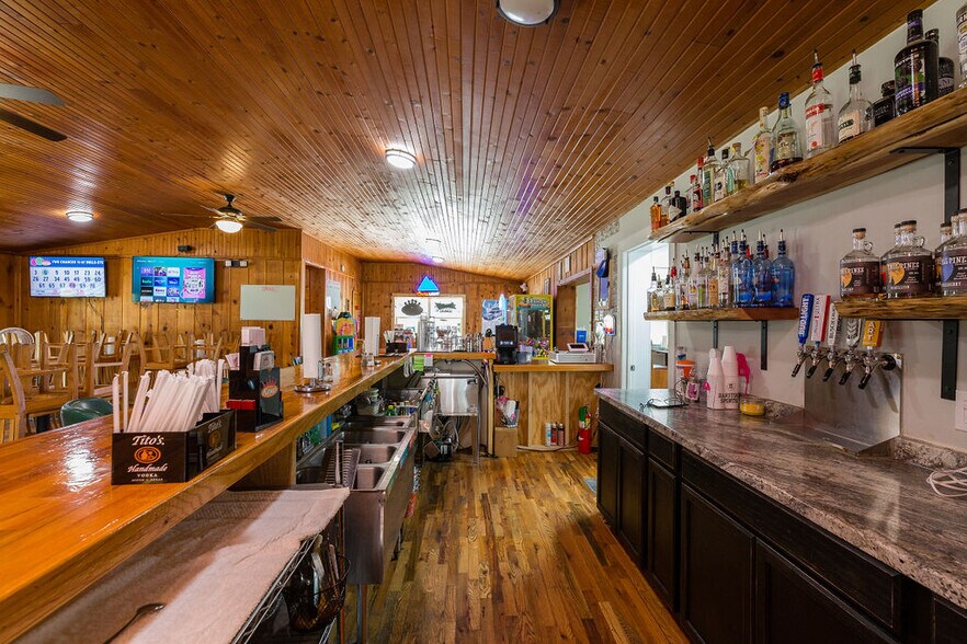More Photos Of 48 Little Missouri Rd, Jane Restaurant For Sale
