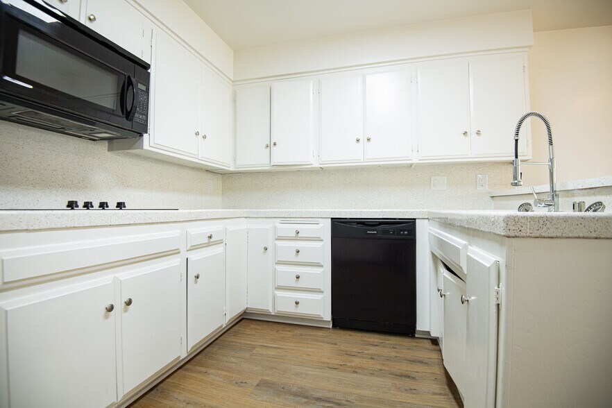 More Photos Of 1005 Via Zapata, Riverside Apartments For Sale