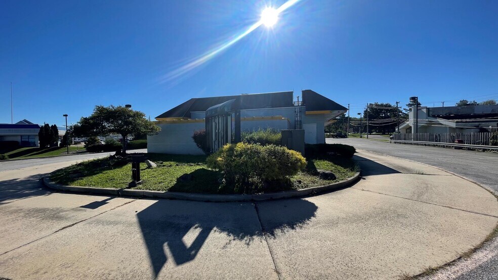 More Photos Of 28711 Euclid Ave, Wickliffe Fast Food For Lease