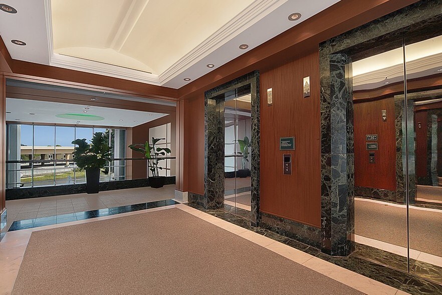 More Photos Of 12800 University Dr, Fort Myers Office For Lease