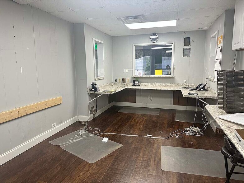 More Photos Of 249 Midway Medical Park, Bristol Medical For Sale