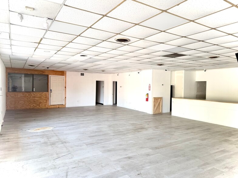 More Photos Of 3861 Washington Rd, East Point General Retail For Lease