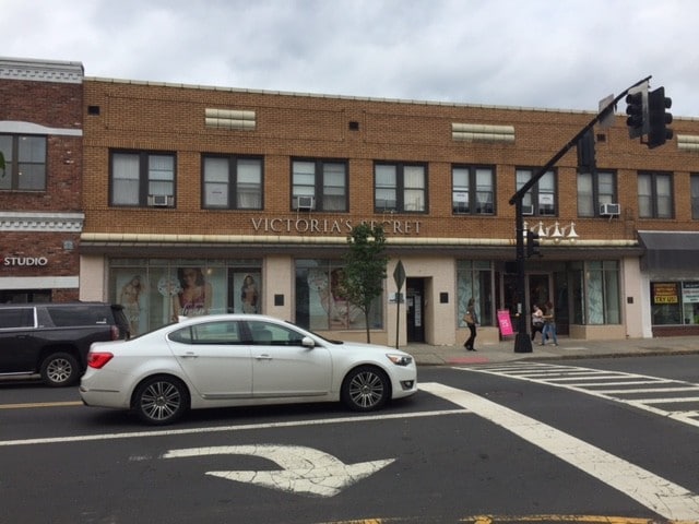 Primary Photo Of 235 E Broad St, Westfield Storefront For Lease