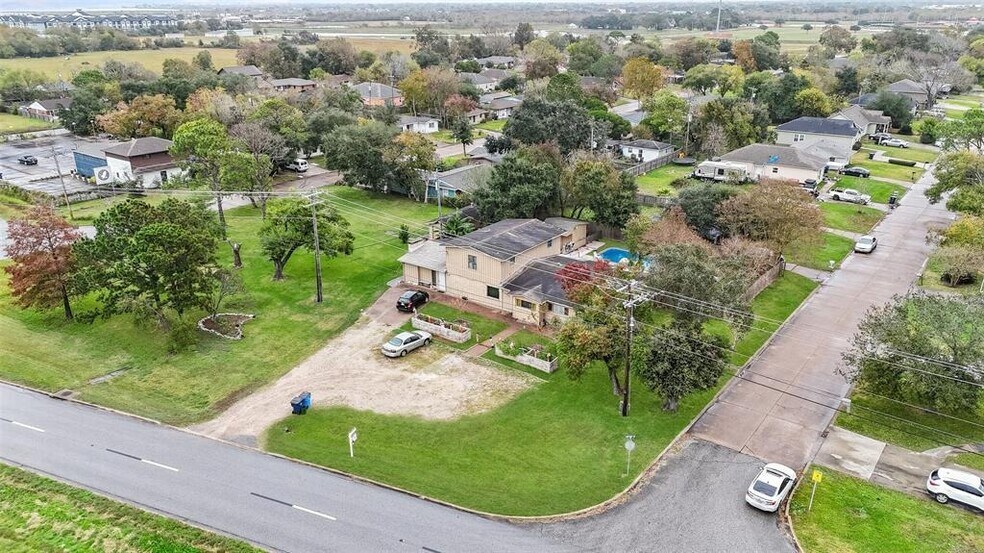 More Photos Of 1804 36th St N, Texas City Multifamily For Sale