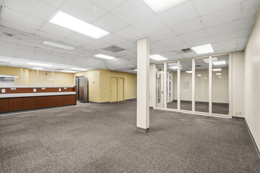 More Photos Of 704 N Cannon Blvd, Kannapolis Bank For Lease