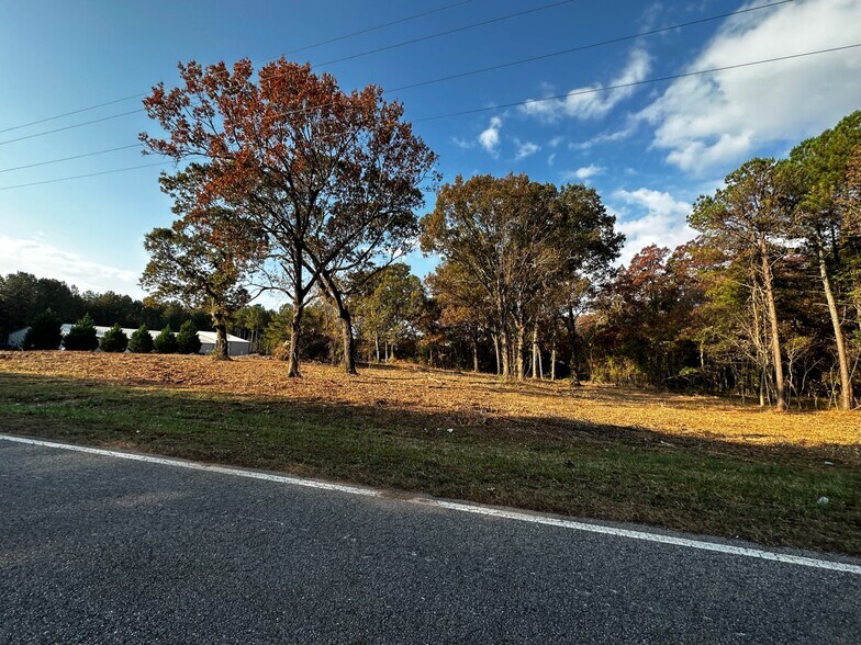 More Photos Of 00 Highway 72 W, Hull Warehouse For Lease