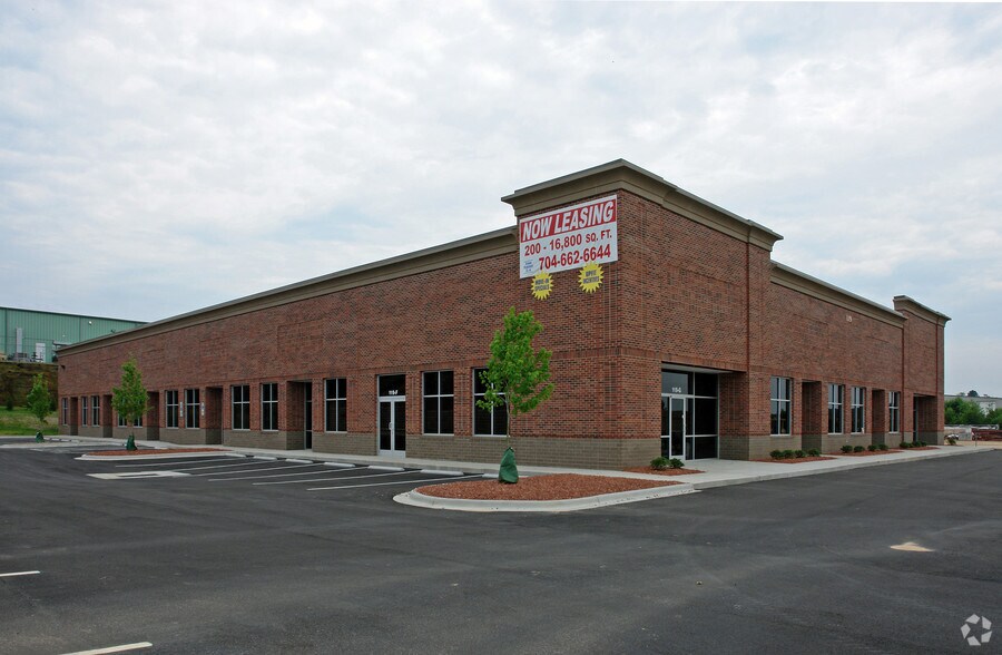 More Photos Of 119 Poplar Pointe Dr, Mooresville Research And Development For Lease