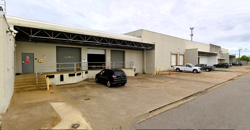 More Photos Of 902 Cooke Ave, Norfolk Distribution For Lease