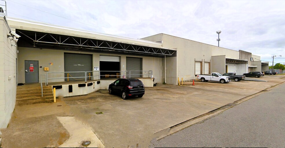 More Photos Of 902 Cooke Ave, Norfolk Distribution For Lease