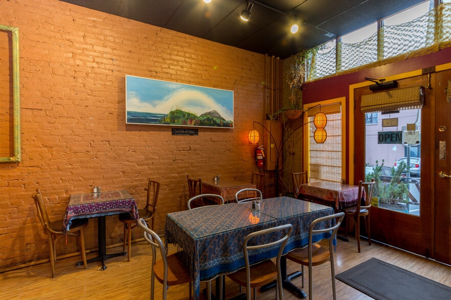 More Photos Of 1042 Water, Port Townsend Storefront Retail Office For Lease