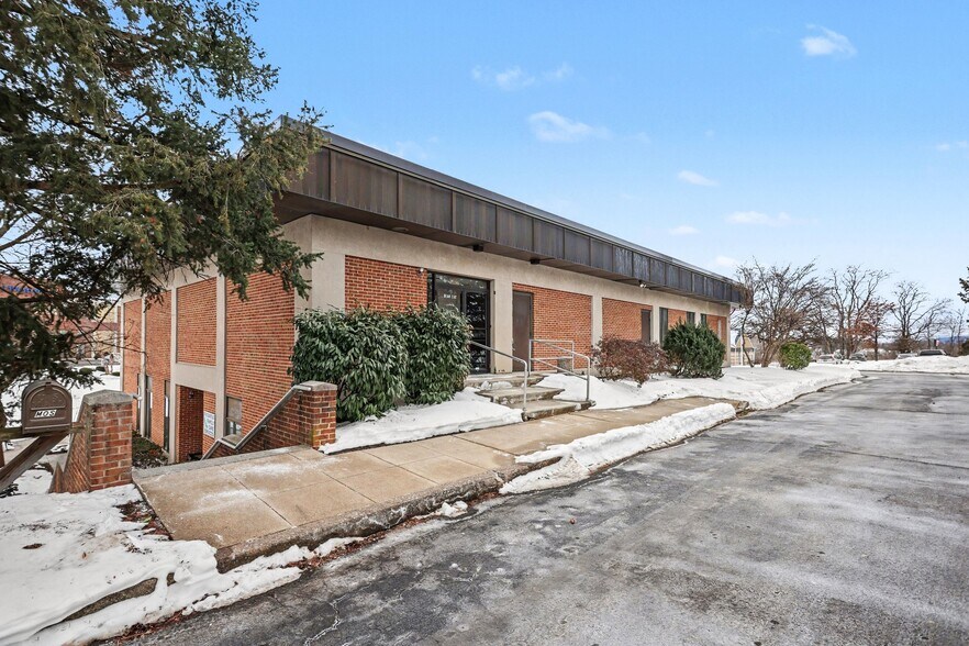 More Photos Of 400 Nationwide Dr, Harrisburg Medical For Sale